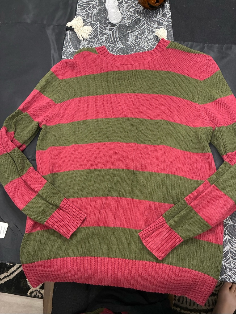 Spirit Halloween Nightmare on Elm Street Freddy Krueger Sweater Costume